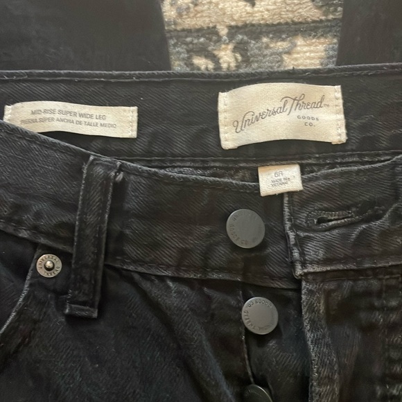 Universal Thread Mid-Rise Super Wide Leg Jeans - Picture 3 of 3